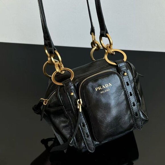 Prada bag - Picture 1 of 9